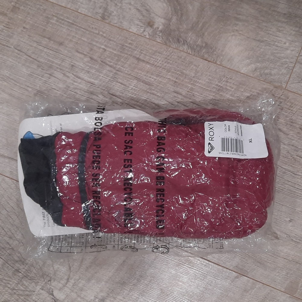 NWT Roxy Mitton Insulators - Picture 7 of 7